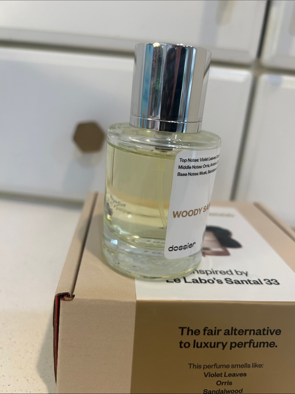 Dossier woody sandalwood - Picture 4 of 4